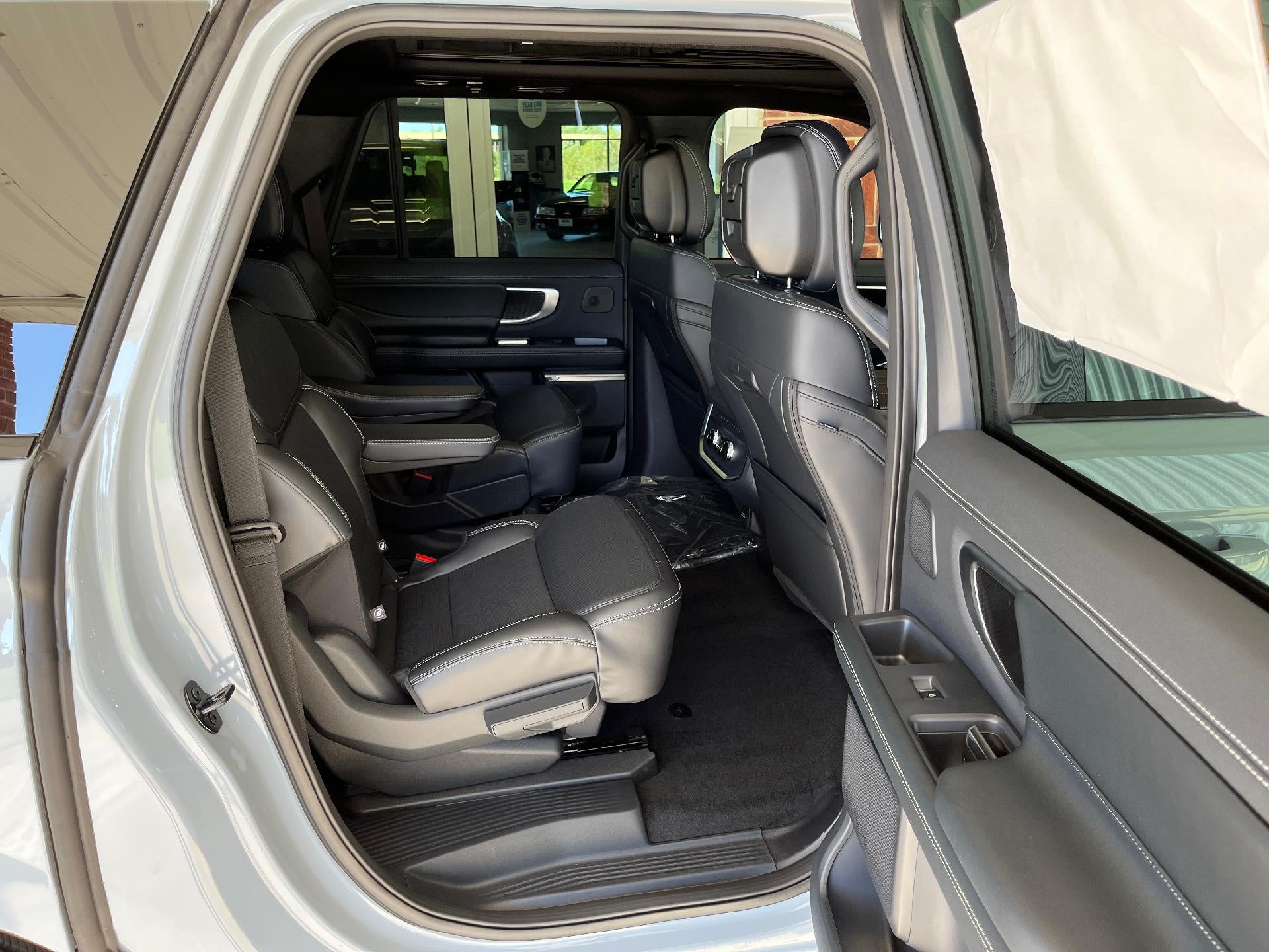 2027 Ford Expedition Max Platinum 4x4
