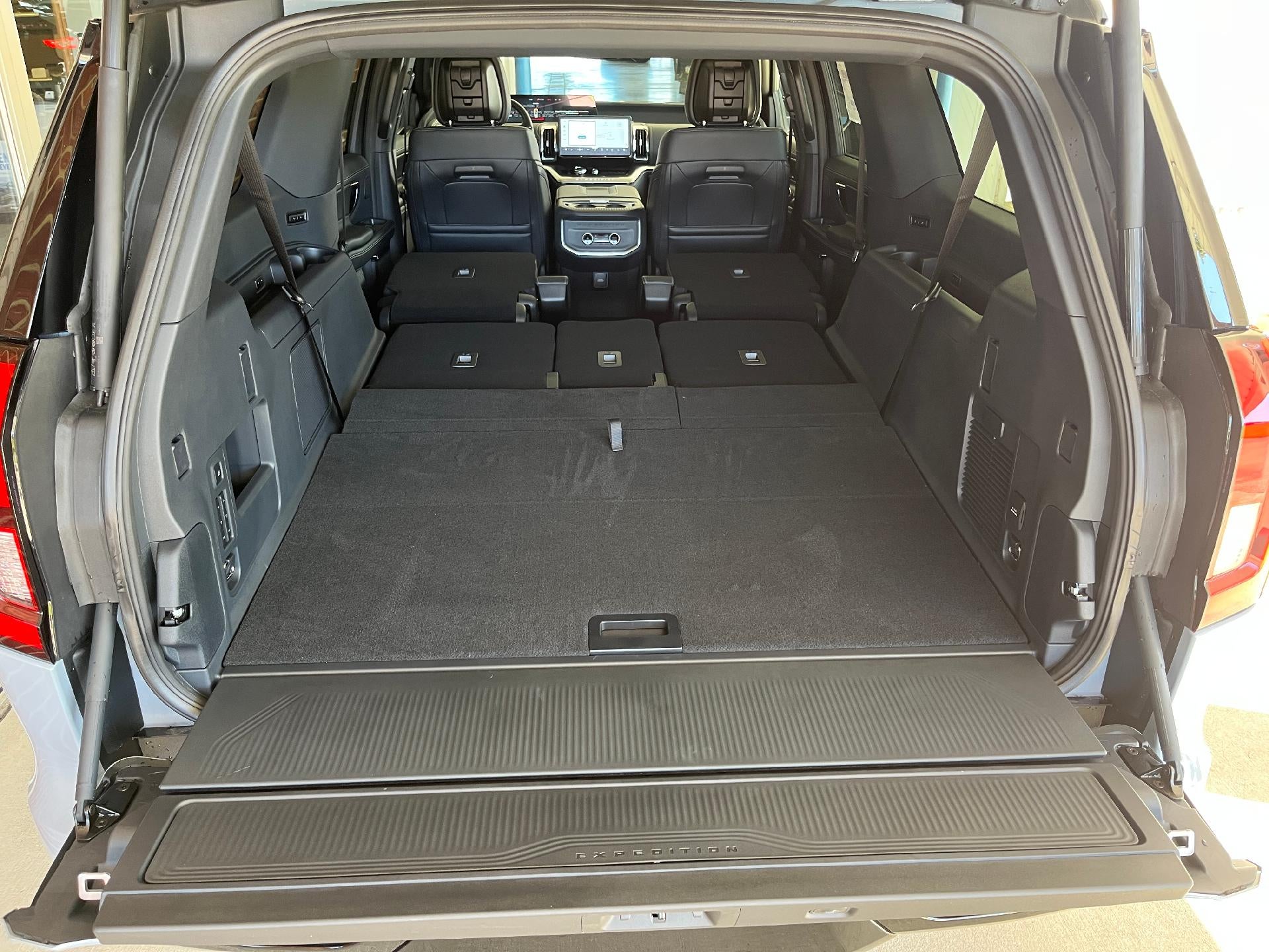 2027 Ford Expedition Max Platinum 4x4