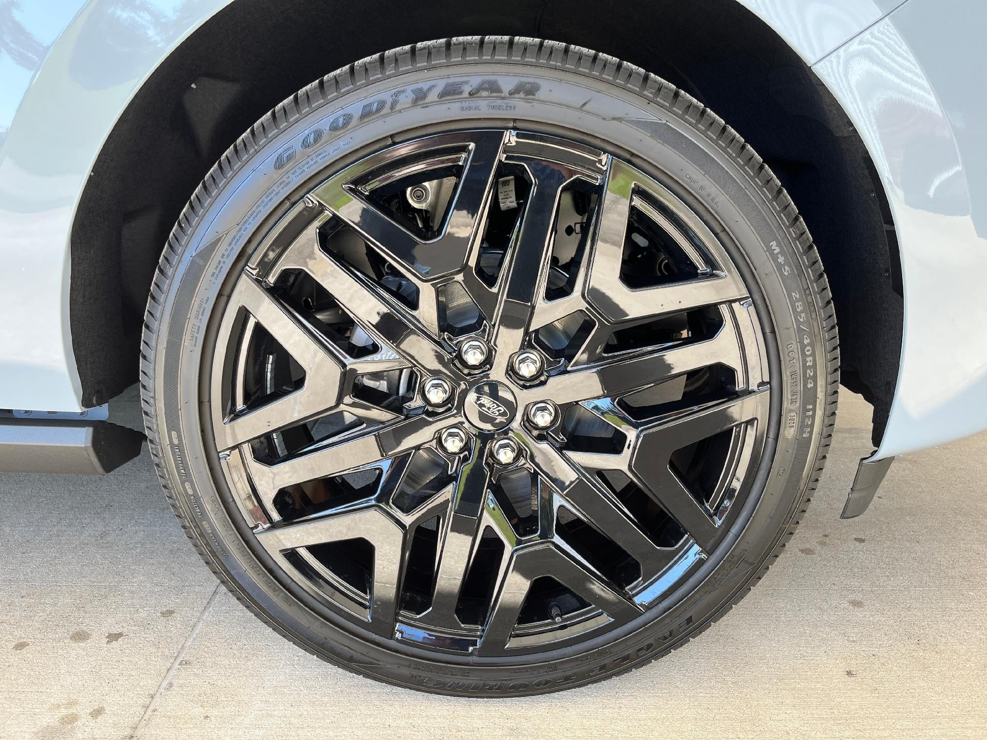 2027 Ford Expedition Max Platinum 4x4
