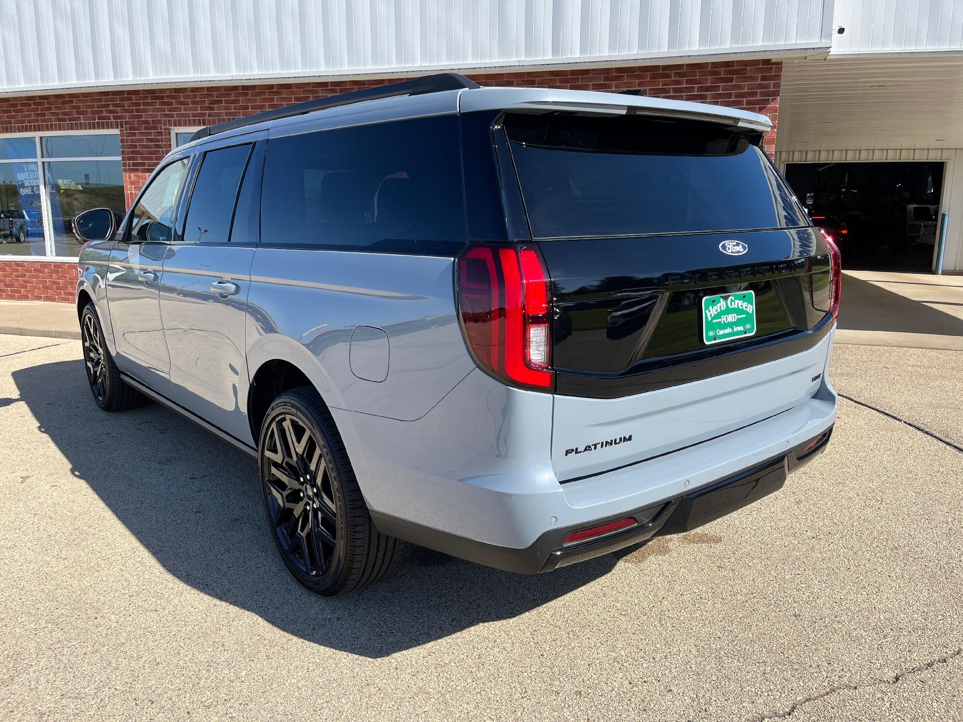 2027 Ford Expedition Max Platinum 4x4