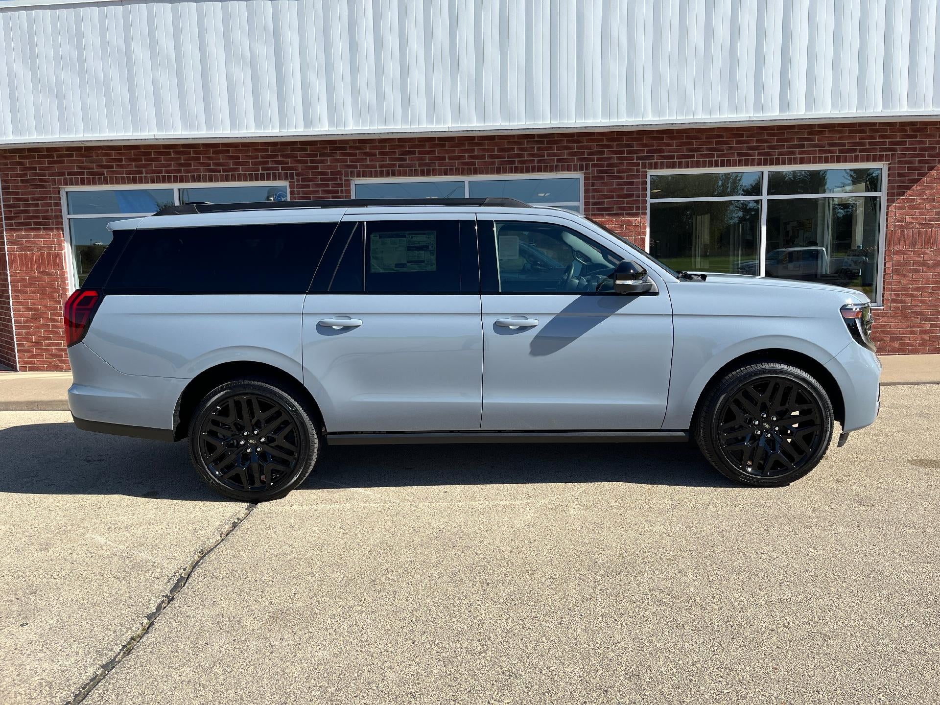 2027 Ford Expedition Max Platinum 4x4
