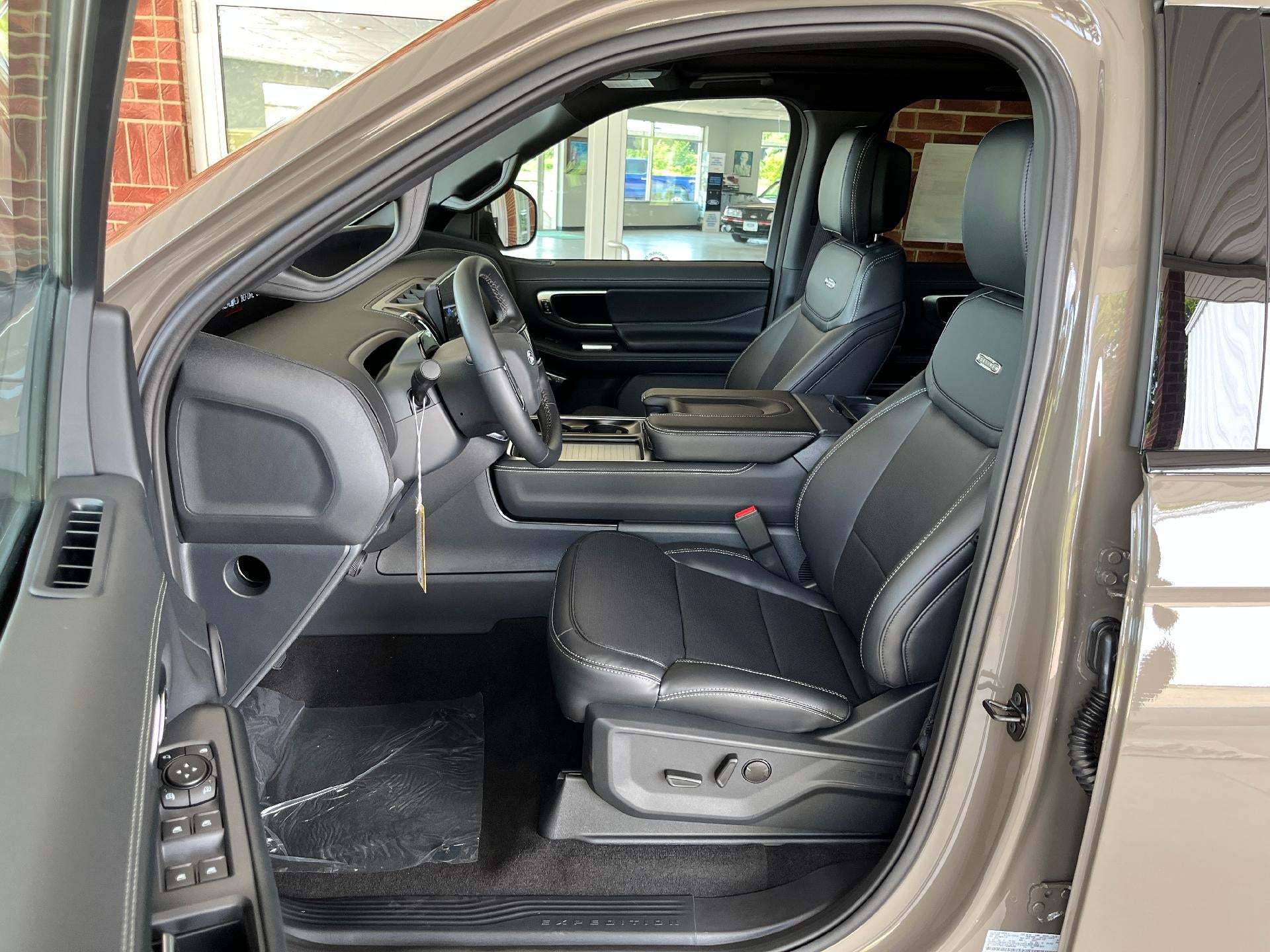 2027 Ford Expedition Max Platinum 4x4