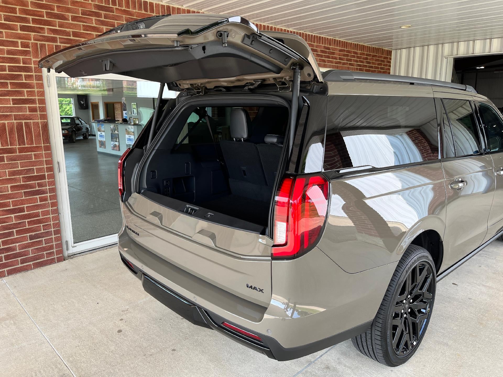 2027 Ford Expedition Max Platinum 4x4