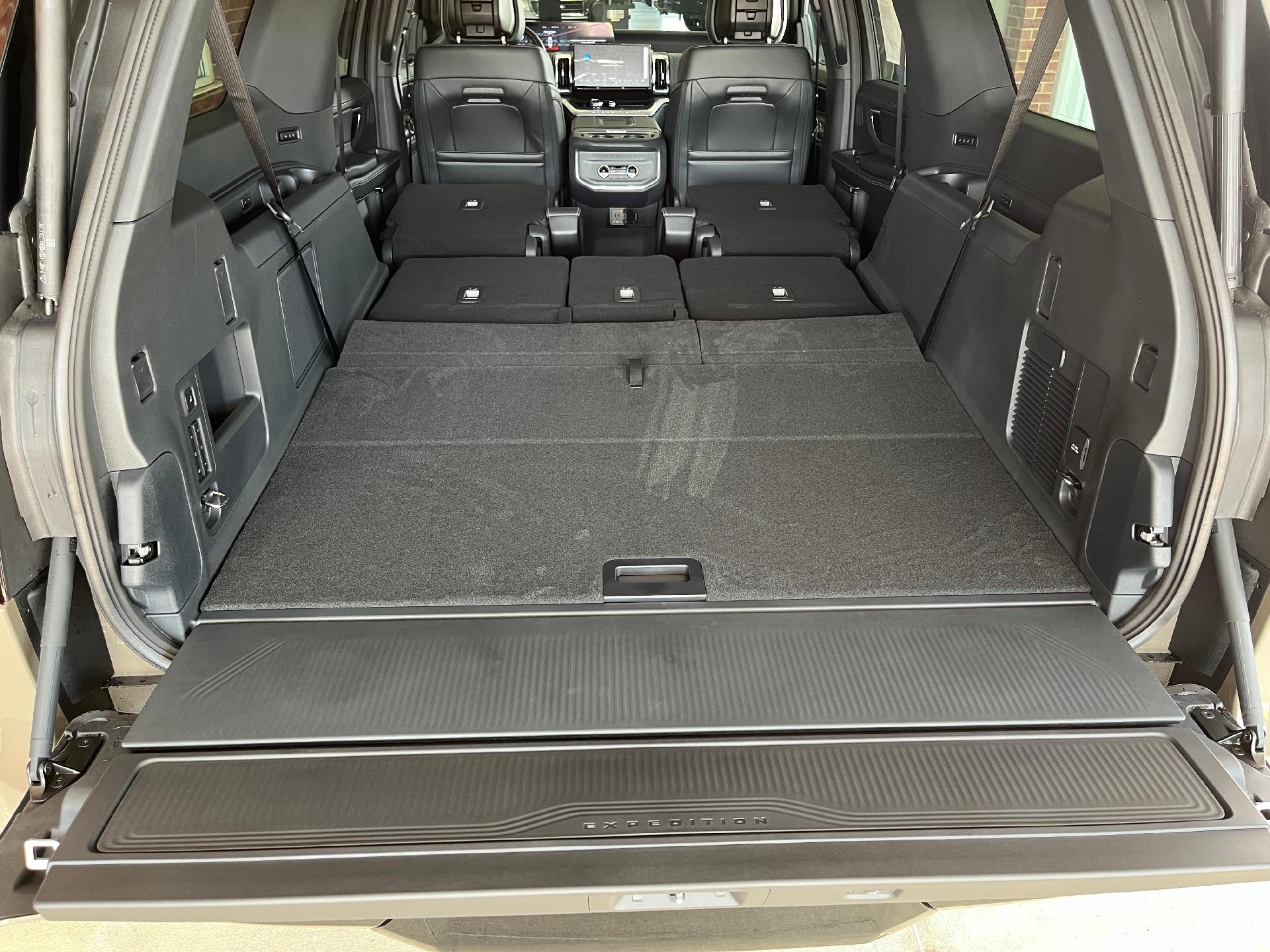2027 Ford Expedition Max Platinum 4x4