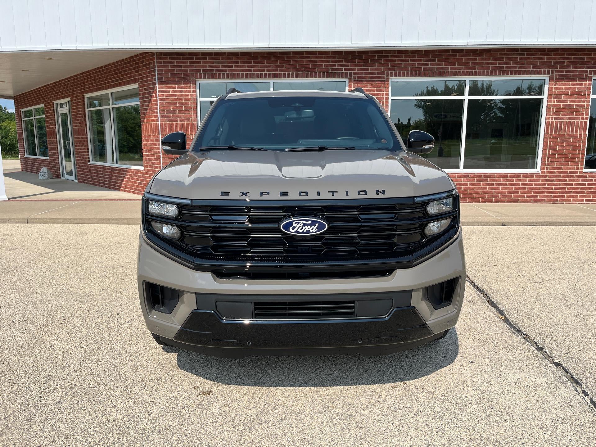 2027 Ford Expedition Max Platinum 4x4
