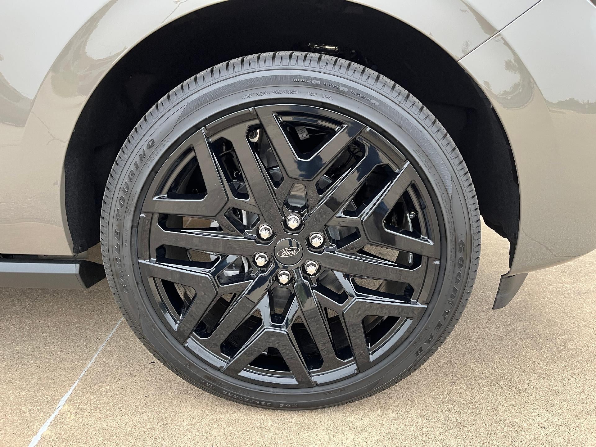 2027 Ford Expedition Max Platinum 4x4