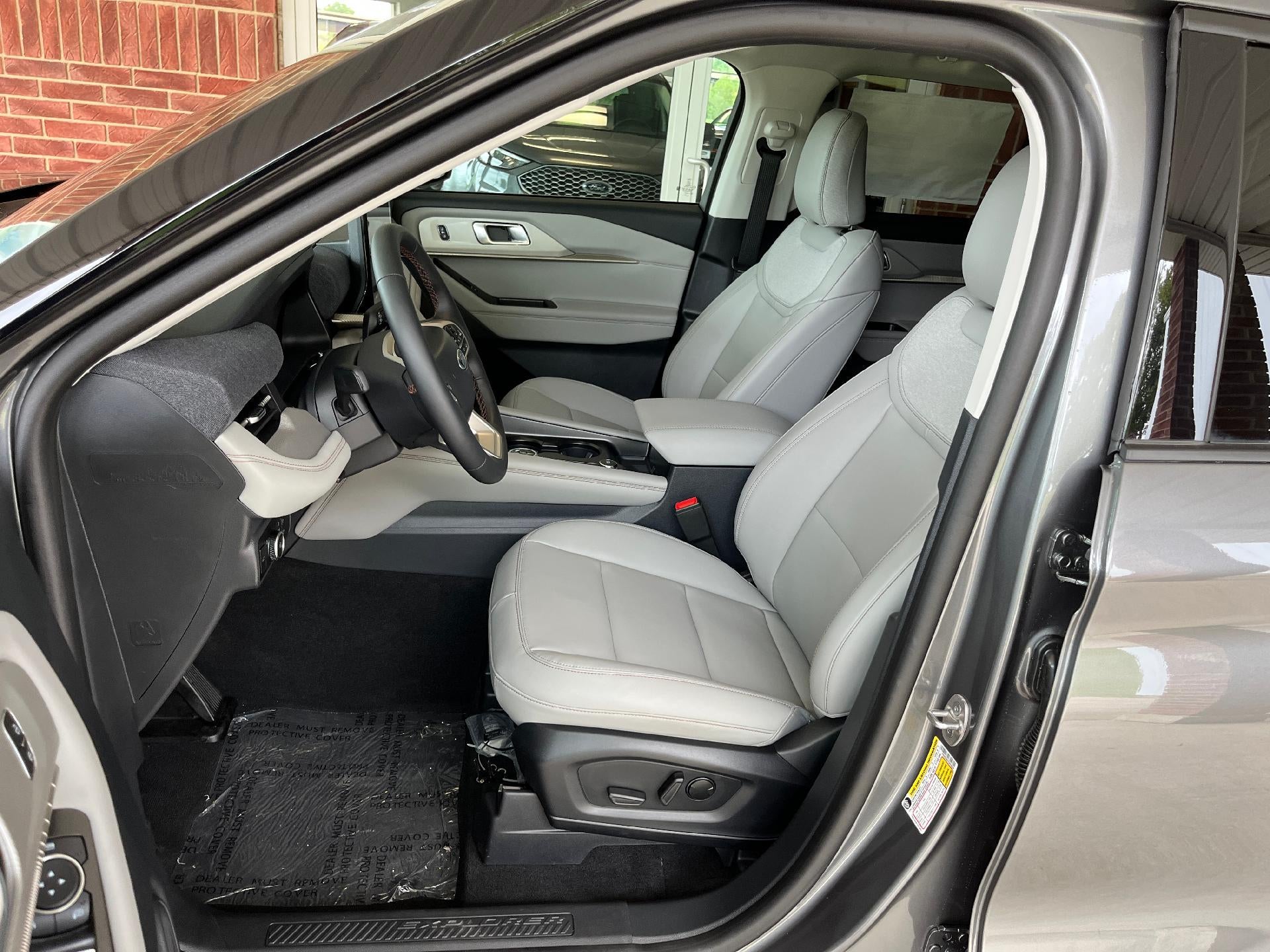 2026 Ford Explorer Active w/200A Pkg 4WD