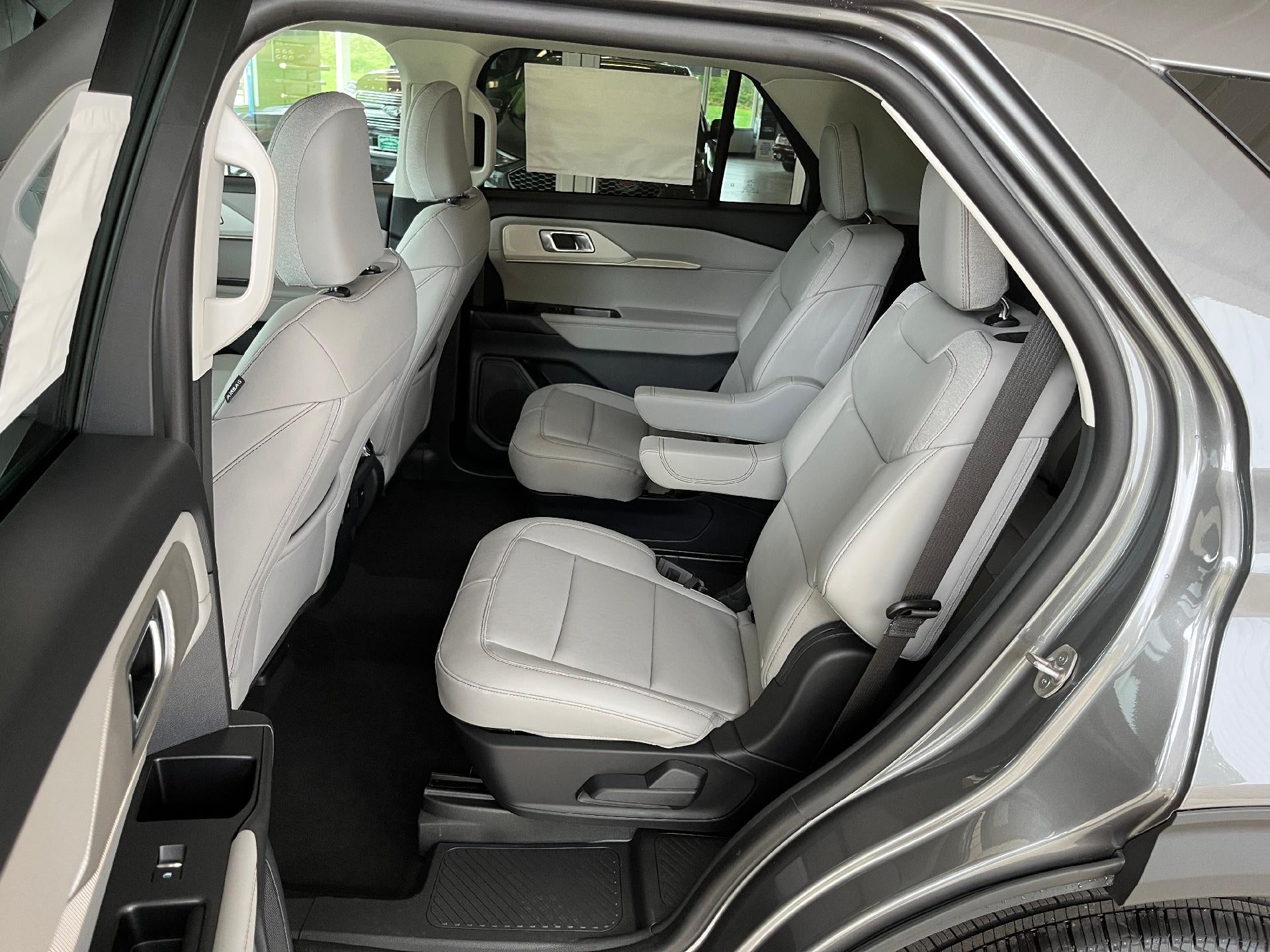 2026 Ford Explorer Active w/200A Pkg 4WD
