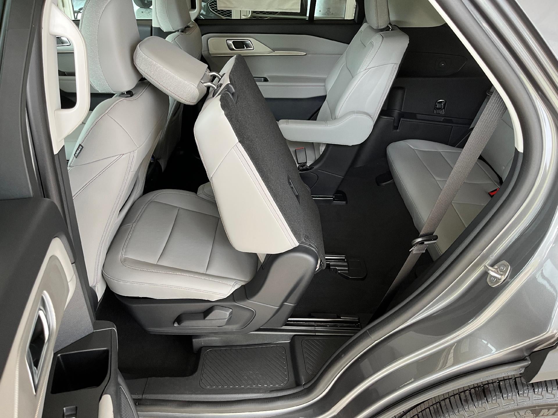 2026 Ford Explorer Active w/200A Pkg 4WD