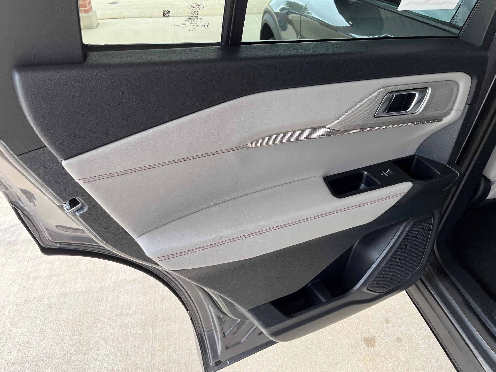 2026 Ford Explorer Active w/200A Pkg 4WD
