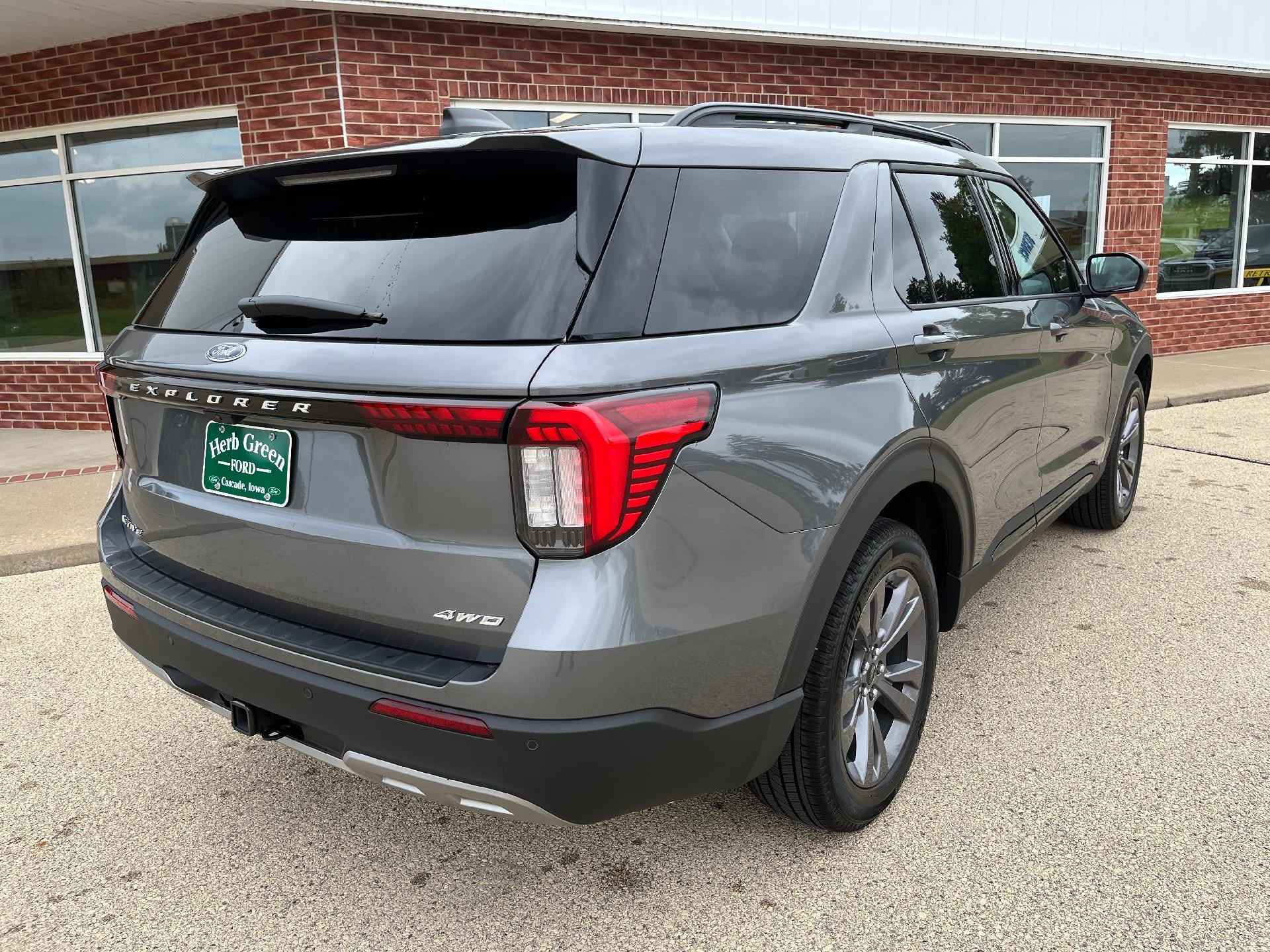 2026 Ford Explorer Active w/200A Pkg 4WD