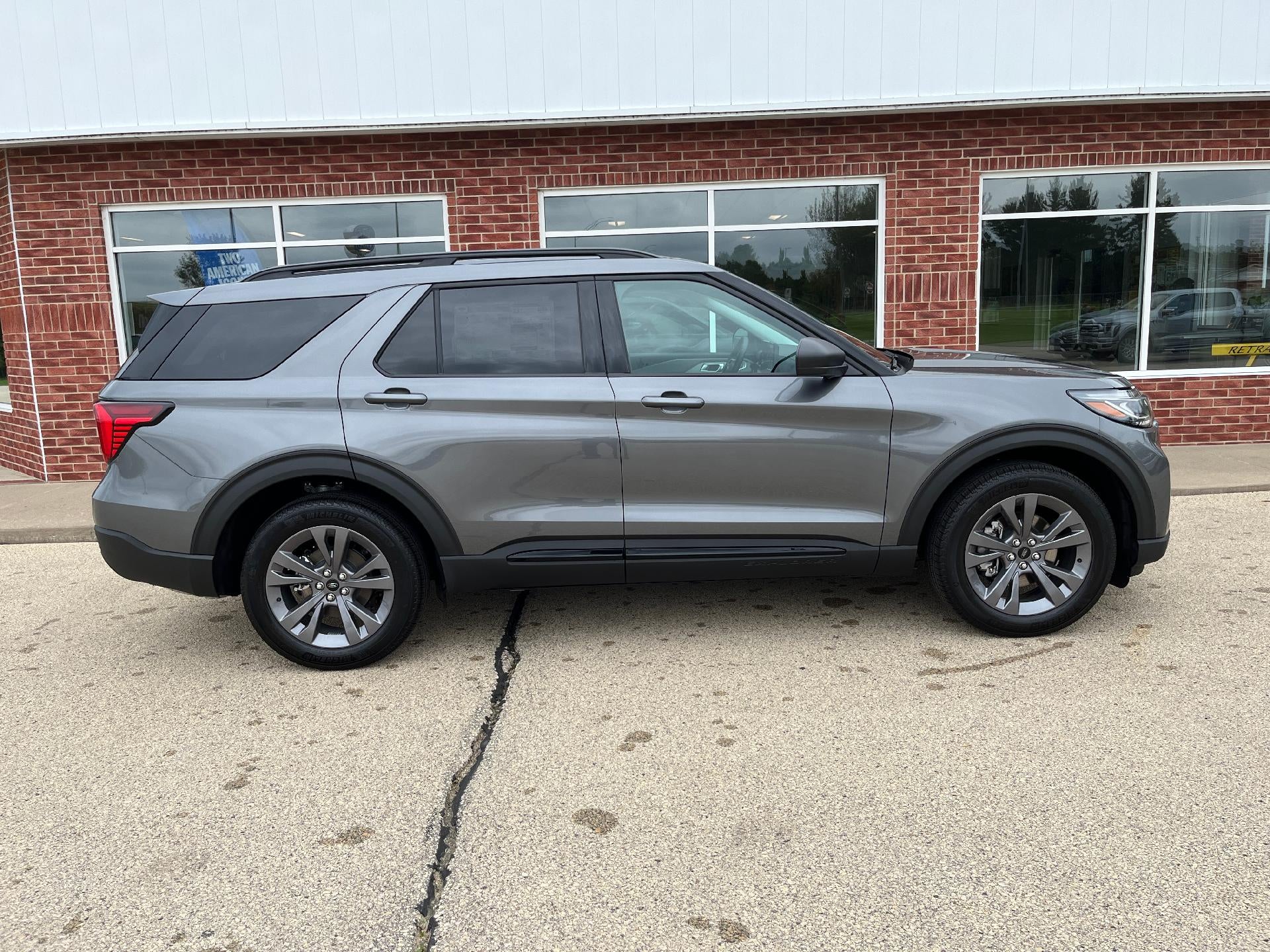 2026 Ford Explorer Active w/200A Pkg 4WD