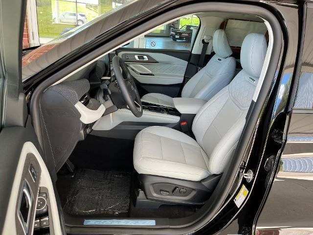 2026 Ford Explorer Platinum 4WD