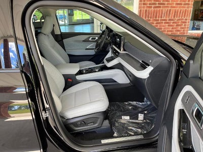 2026 Ford Explorer Platinum 4WD