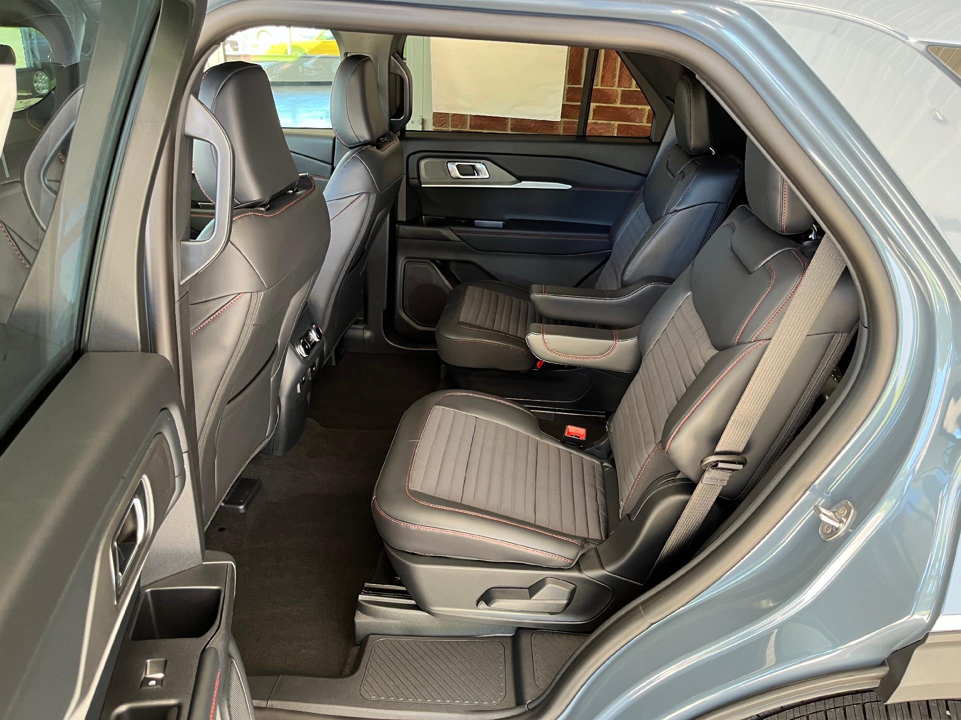 2026 Ford Explorer ST-Line 4WD