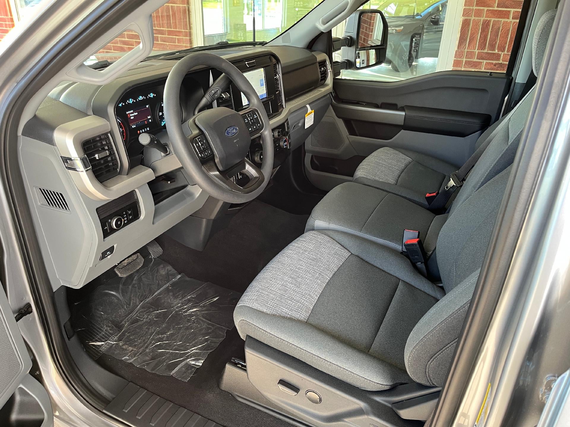 2027 Ford Super Duty F-250 SRW XLT 4WD Crew Cab 6.75' Box
