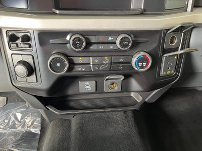 2027 Ford Super Duty F-250 SRW XLT 4WD Crew Cab 6.75' Box
