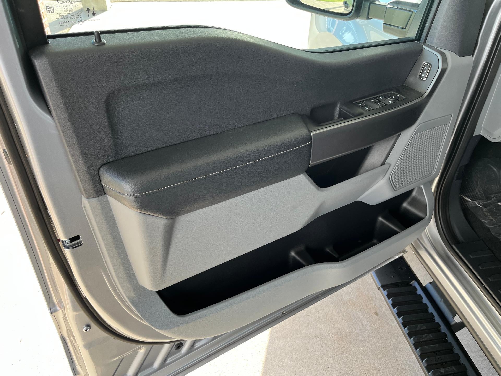 2027 Ford Super Duty F-250 SRW XLT 4WD Crew Cab 6.75' Box