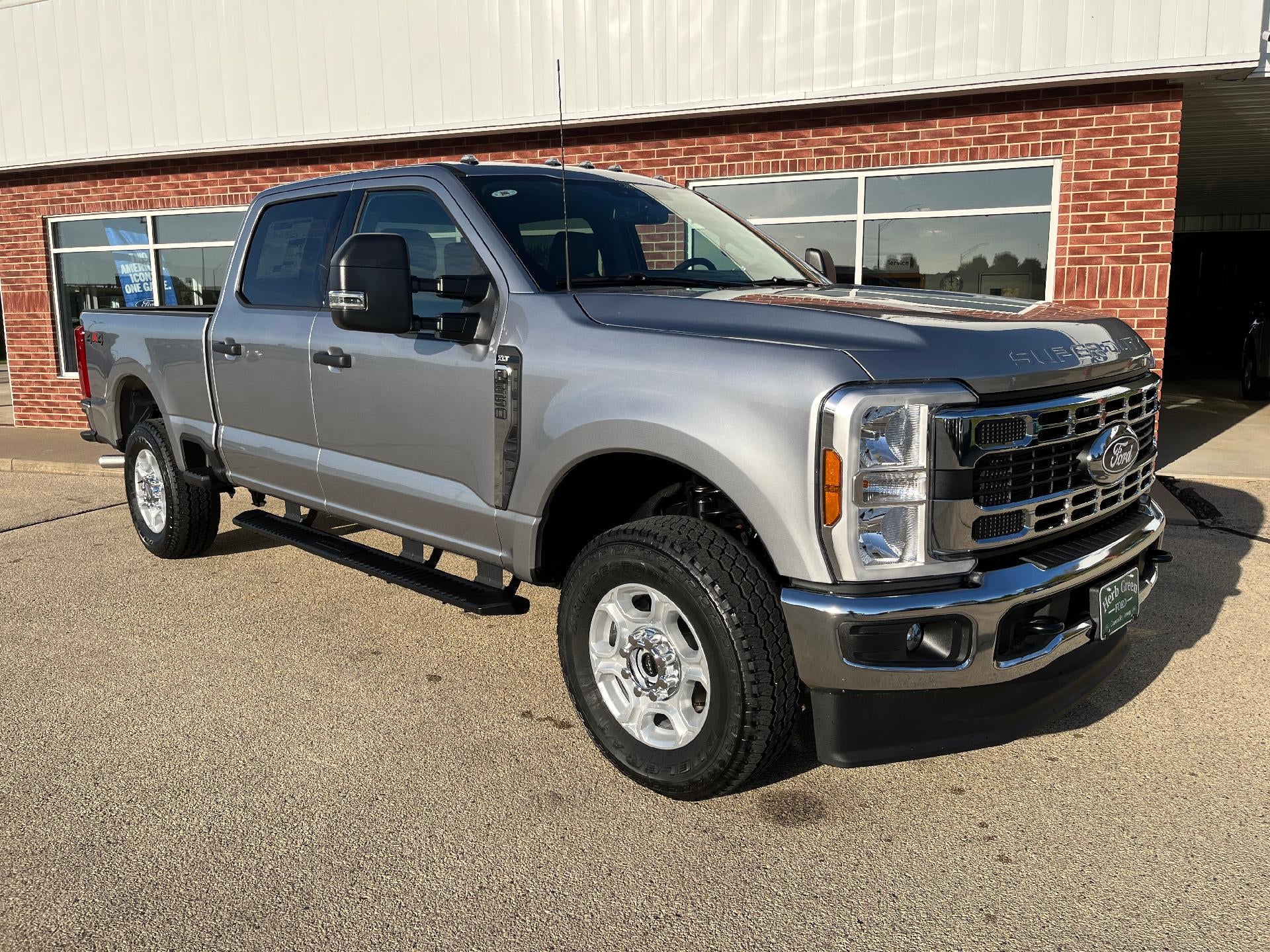 2027 Ford Super Duty F-250 SRW XLT 4WD Crew Cab 6.75' Box