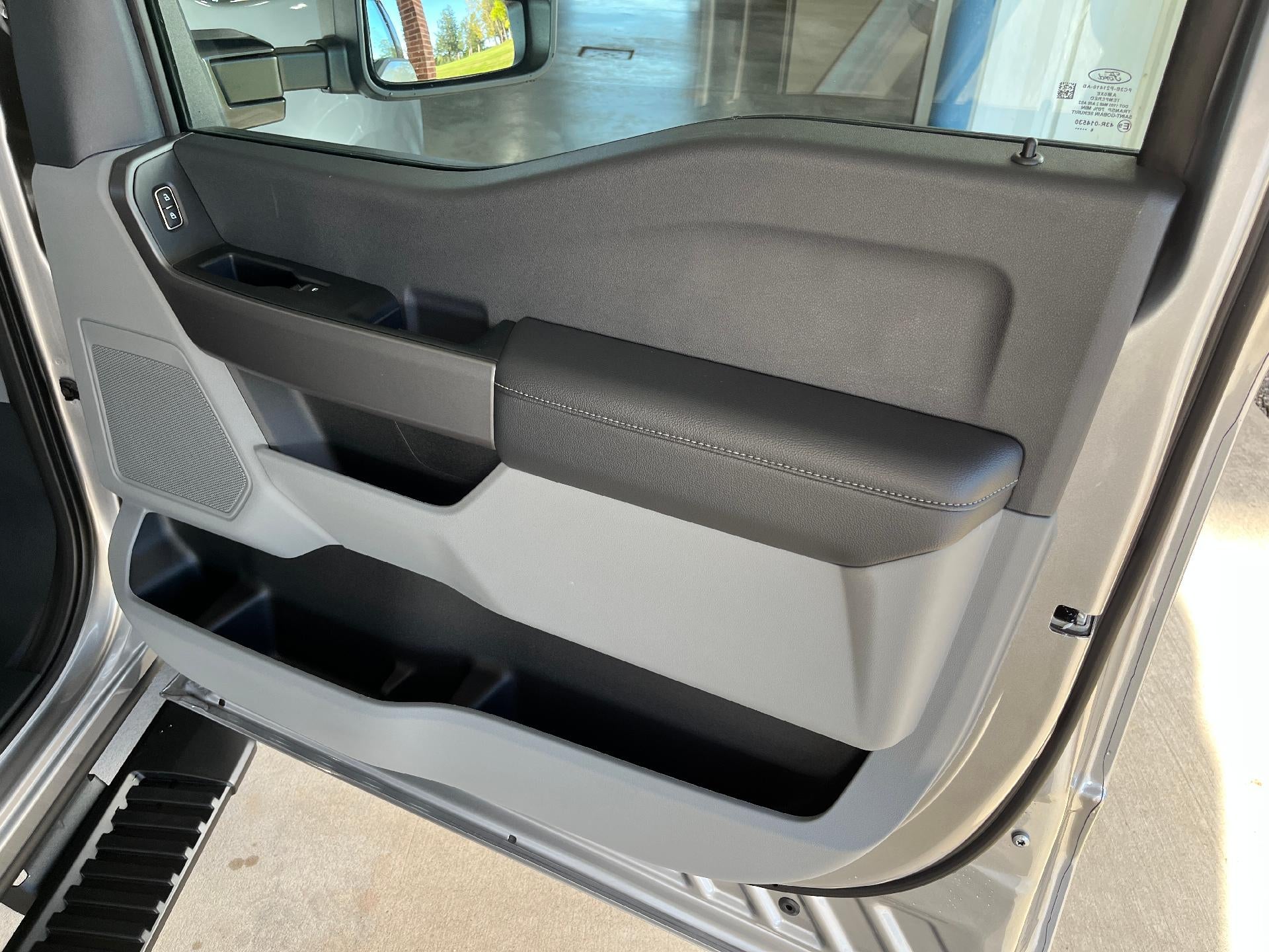 2027 Ford Super Duty F-250 SRW XLT 4WD Crew Cab 6.75' Box