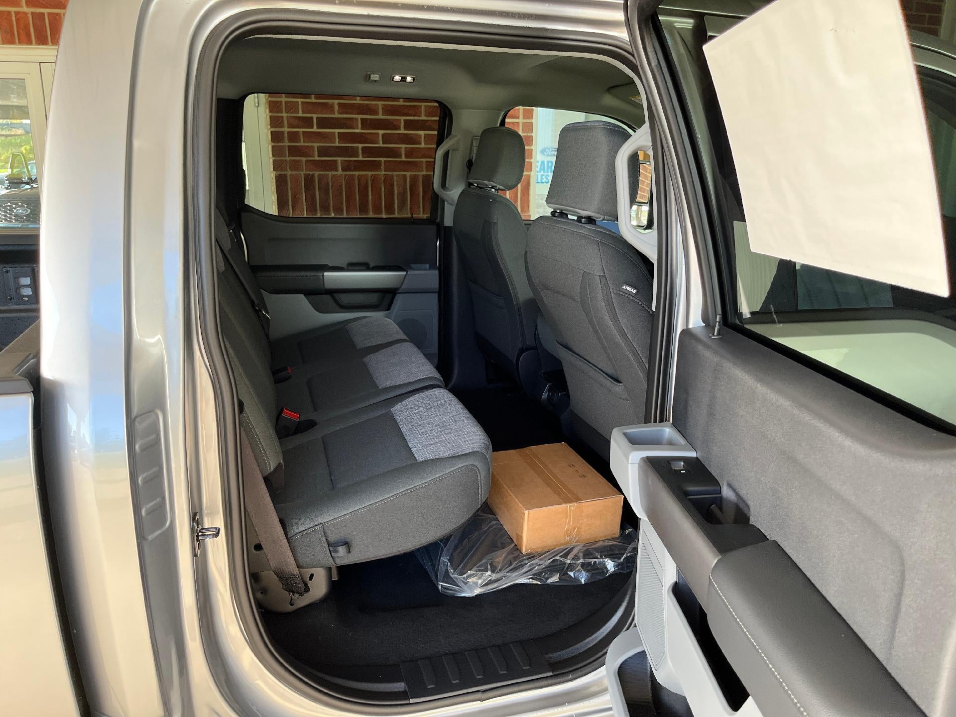 2027 Ford Super Duty F-250 SRW XLT 4WD Crew Cab 6.75' Box