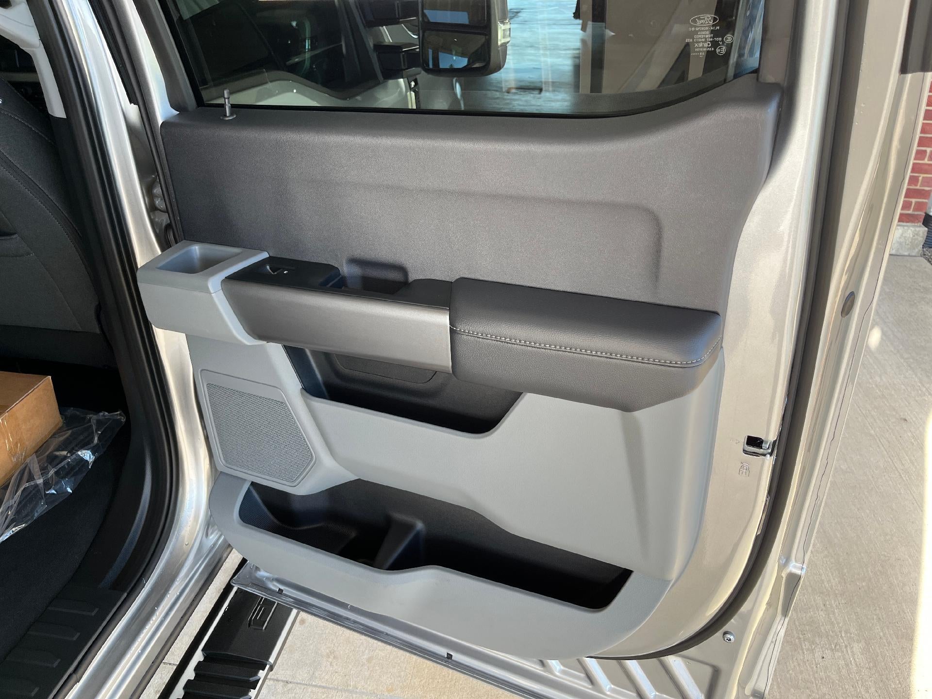 2027 Ford Super Duty F-250 SRW XLT 4WD Crew Cab 6.75' Box