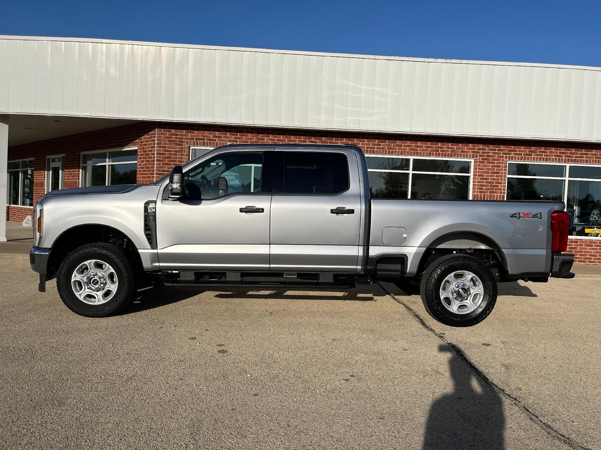 2027 Ford Super Duty F-250 SRW XLT 4WD Crew Cab 6.75' Box