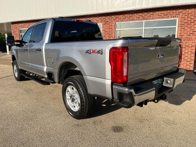 2027 Ford Super Duty F-250 SRW XLT 4WD Crew Cab 6.75' Box