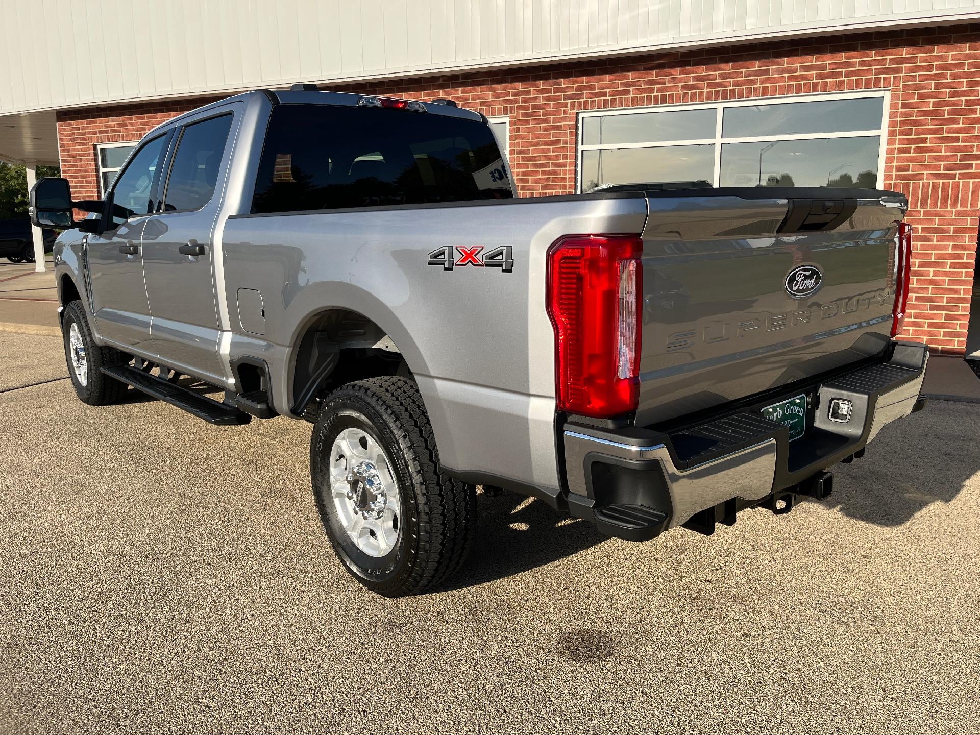 2027 Ford Super Duty F-250 SRW XLT 4WD Crew Cab 6.75' Box