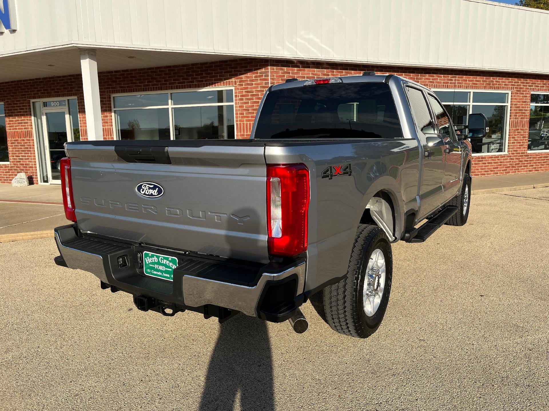 2027 Ford Super Duty F-250 SRW XLT 4WD Crew Cab 6.75' Box