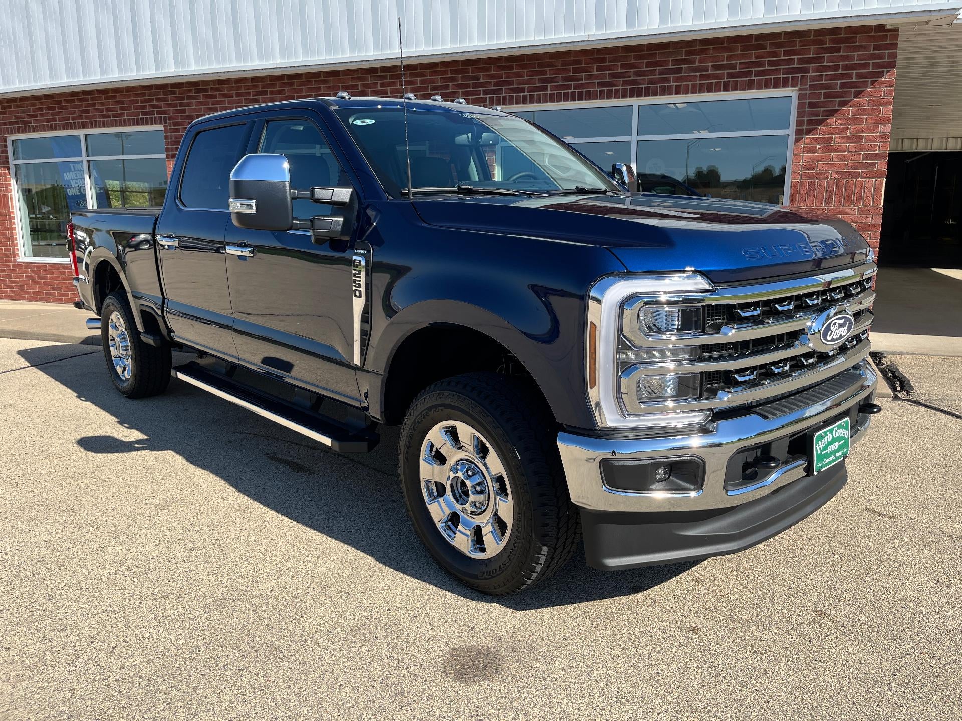 2027 Ford Super Duty F-250 SRW LARIAT 4WD Crew Cab 6.75' Box