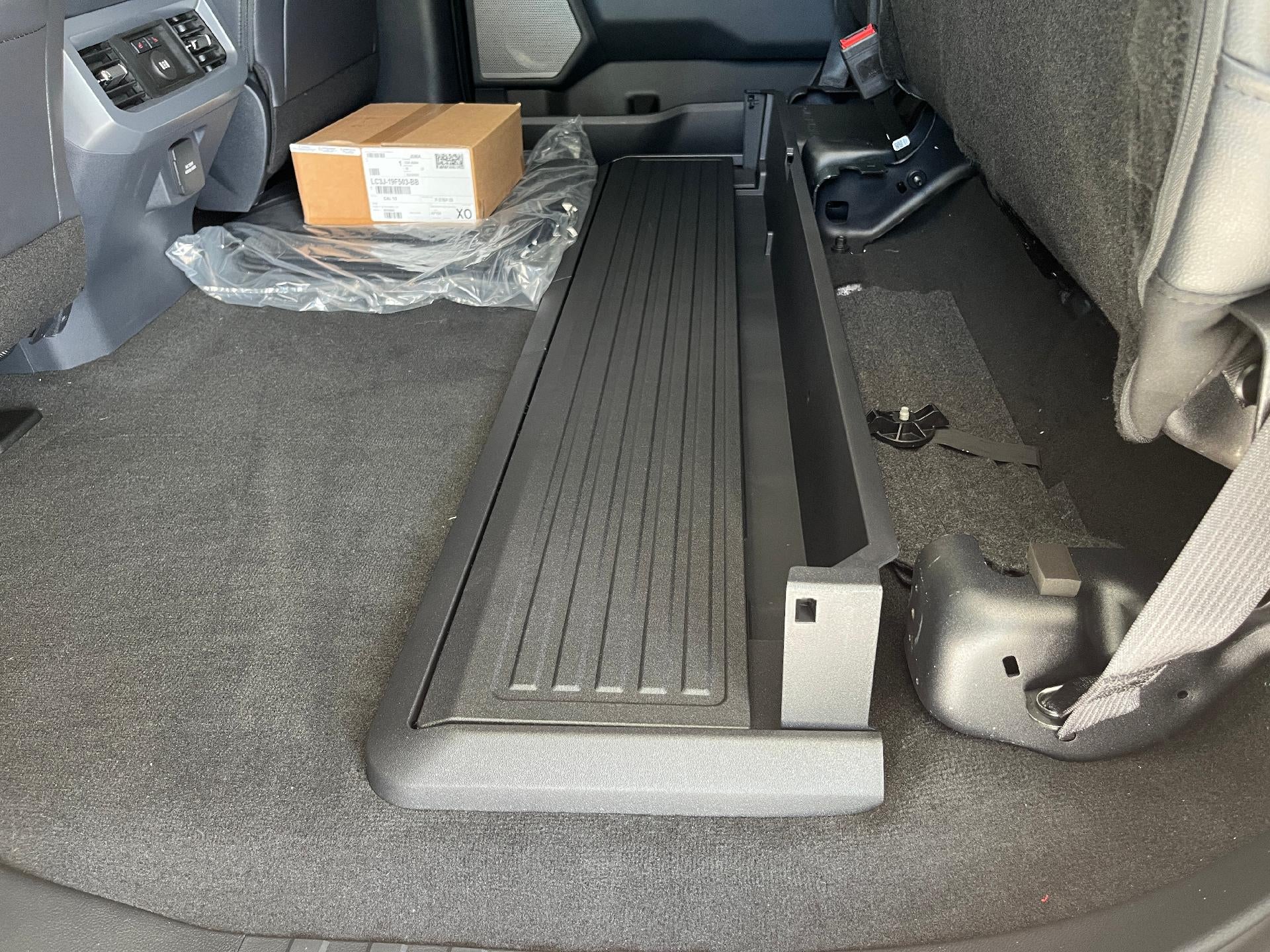 2027 Ford Super Duty F-250 SRW LARIAT 4WD Crew Cab 6.75' Box