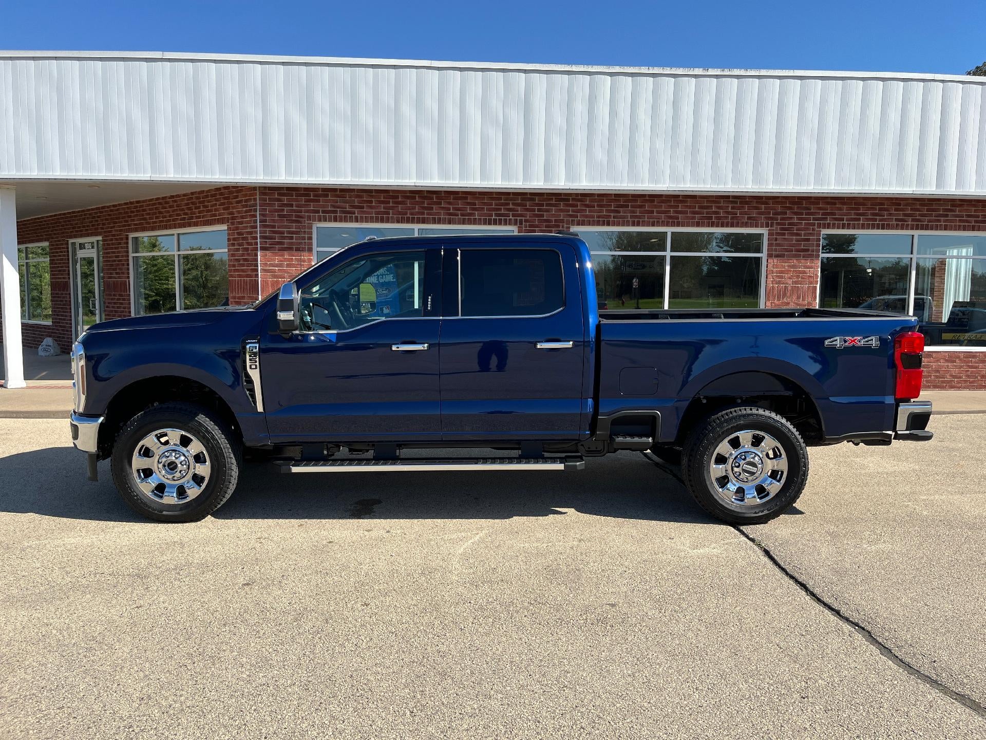 2027 Ford Super Duty F-250 SRW LARIAT 4WD Crew Cab 6.75' Box