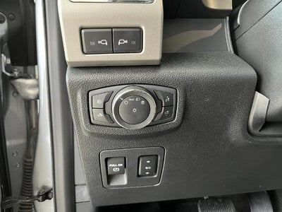 2020 Ford F-150 LARIAT 4WD SuperCrew 5.5' Box