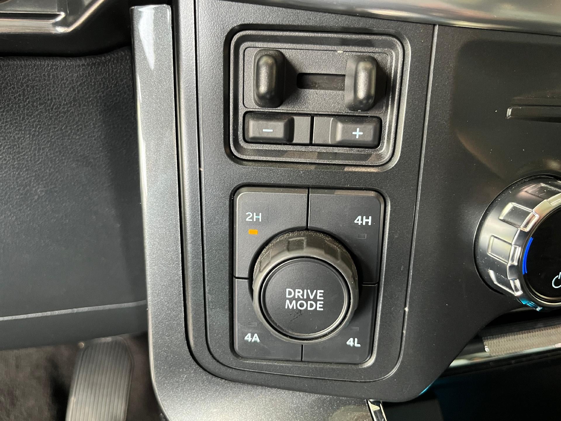 2021 Ford F-150 LARIAT 4WD SuperCrew 5.5' Box