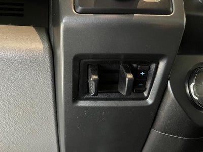 2022 Ford Super Duty F-350 SRW XLT 4WD Reg Cab 8' Box