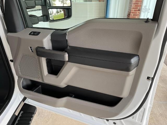 2022 Ford Super Duty F-350 SRW XLT 4WD Reg Cab 8' Box