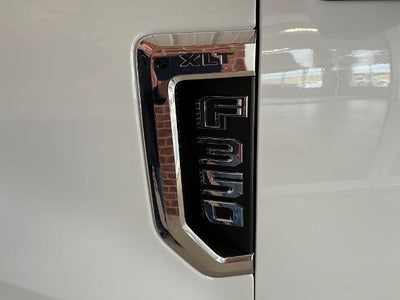 2022 Ford Super Duty F-350 SRW XLT 4WD Reg Cab 8' Box