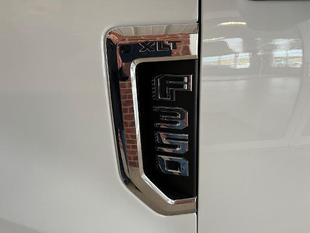 2022 Ford Super Duty F-350 SRW XLT 4WD Reg Cab 8' Box