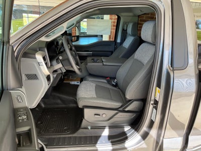 2027 Ford Super Duty F-350 SRW XLT 4WD Reg Cab 8' Box