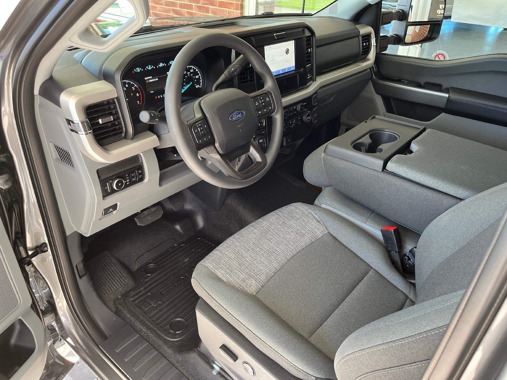 2027 Ford Super Duty F-350 SRW XLT 4WD Reg Cab 8' Box
