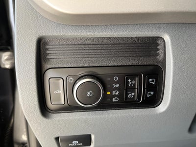 2027 Ford Super Duty F-350 SRW XLT 4WD Reg Cab 8' Box