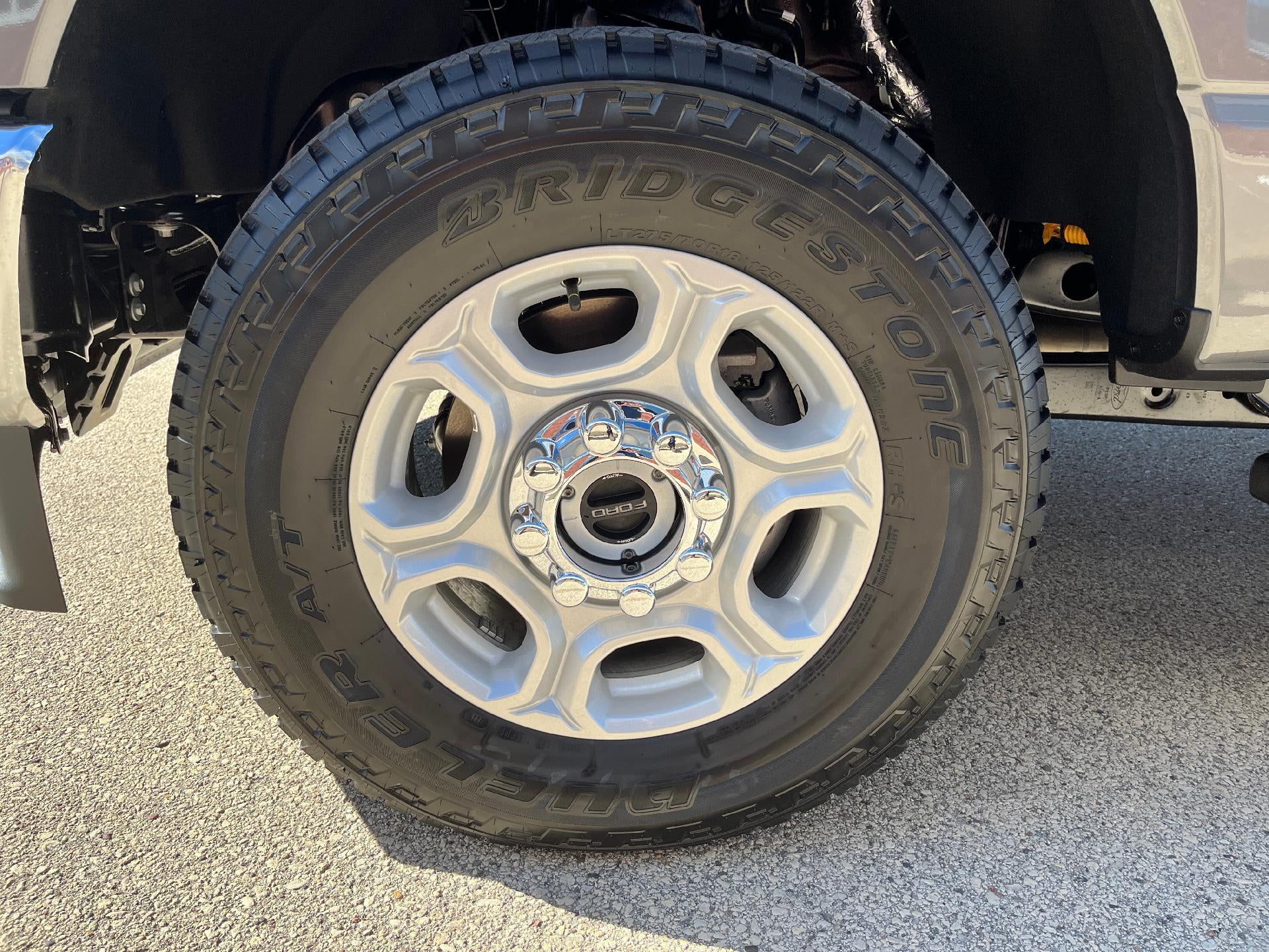 2027 Ford Super Duty F-350 SRW XLT 4WD Reg Cab 8' Box