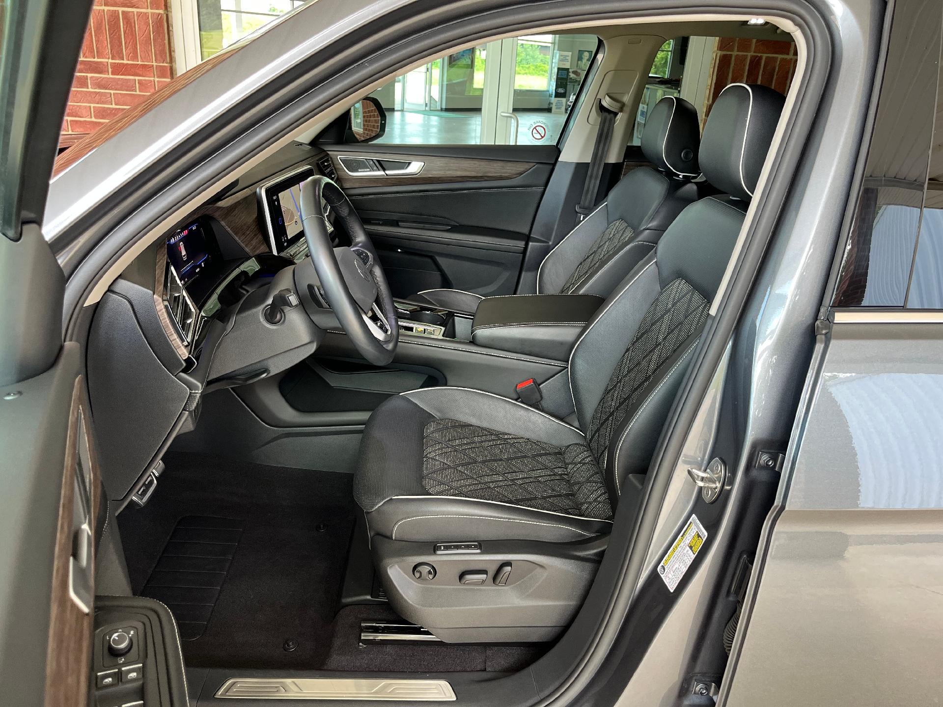 2024 Volkswagen Atlas 2.0T SEL Premium R-Line 4MOTION