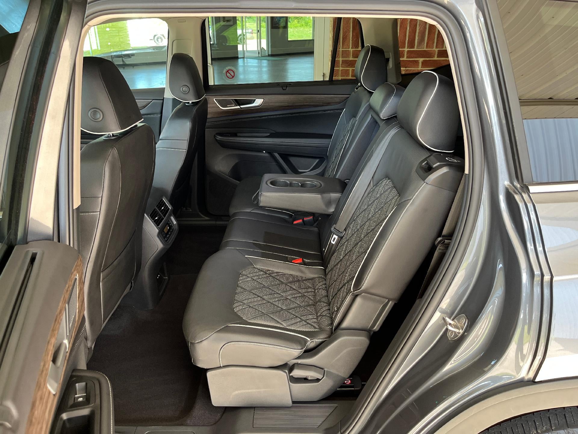 2024 Volkswagen Atlas 2.0T SEL Premium R-Line 4MOTION