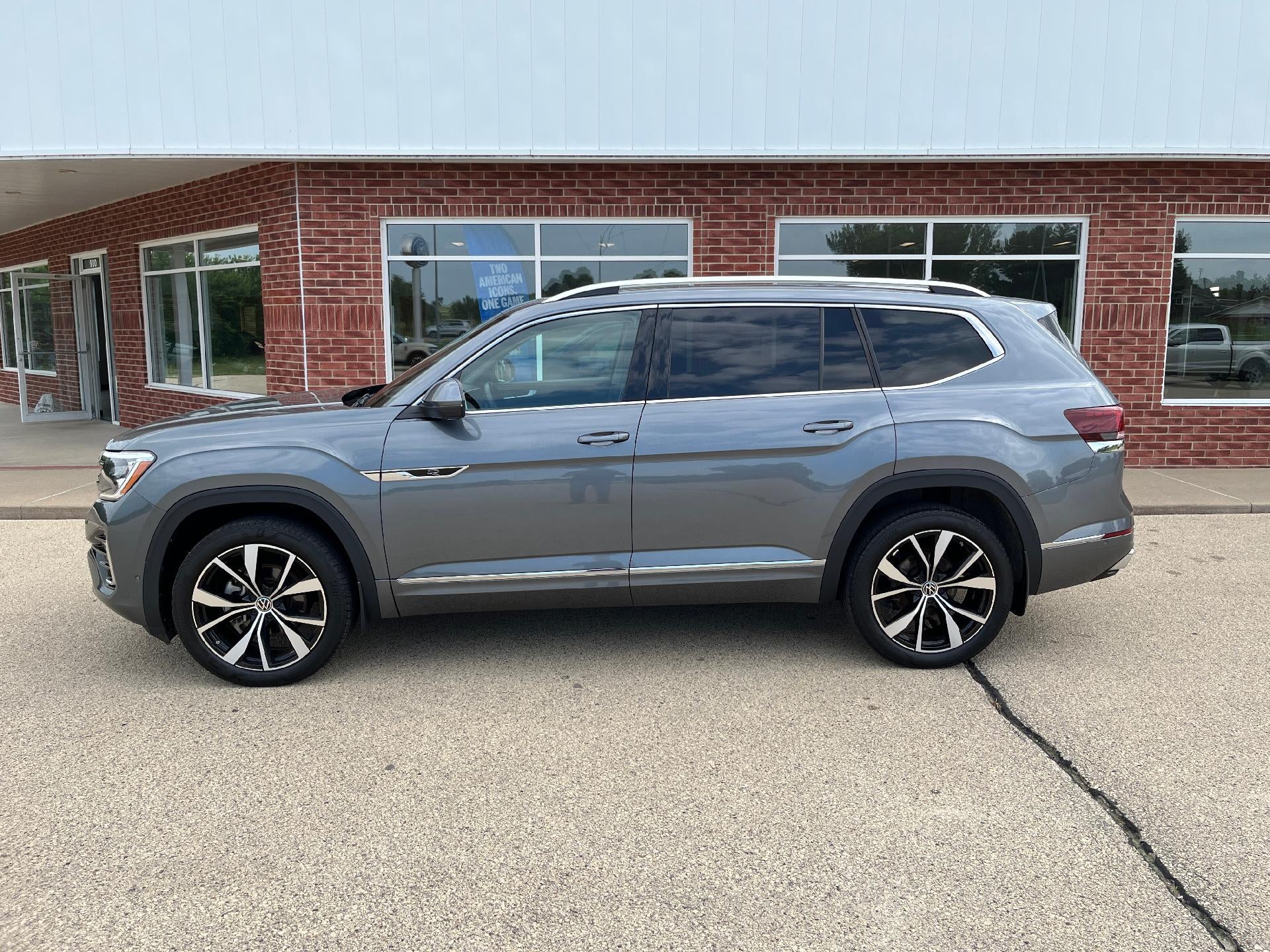 2024 Volkswagen Atlas 2.0T SEL Premium R-Line 4MOTION