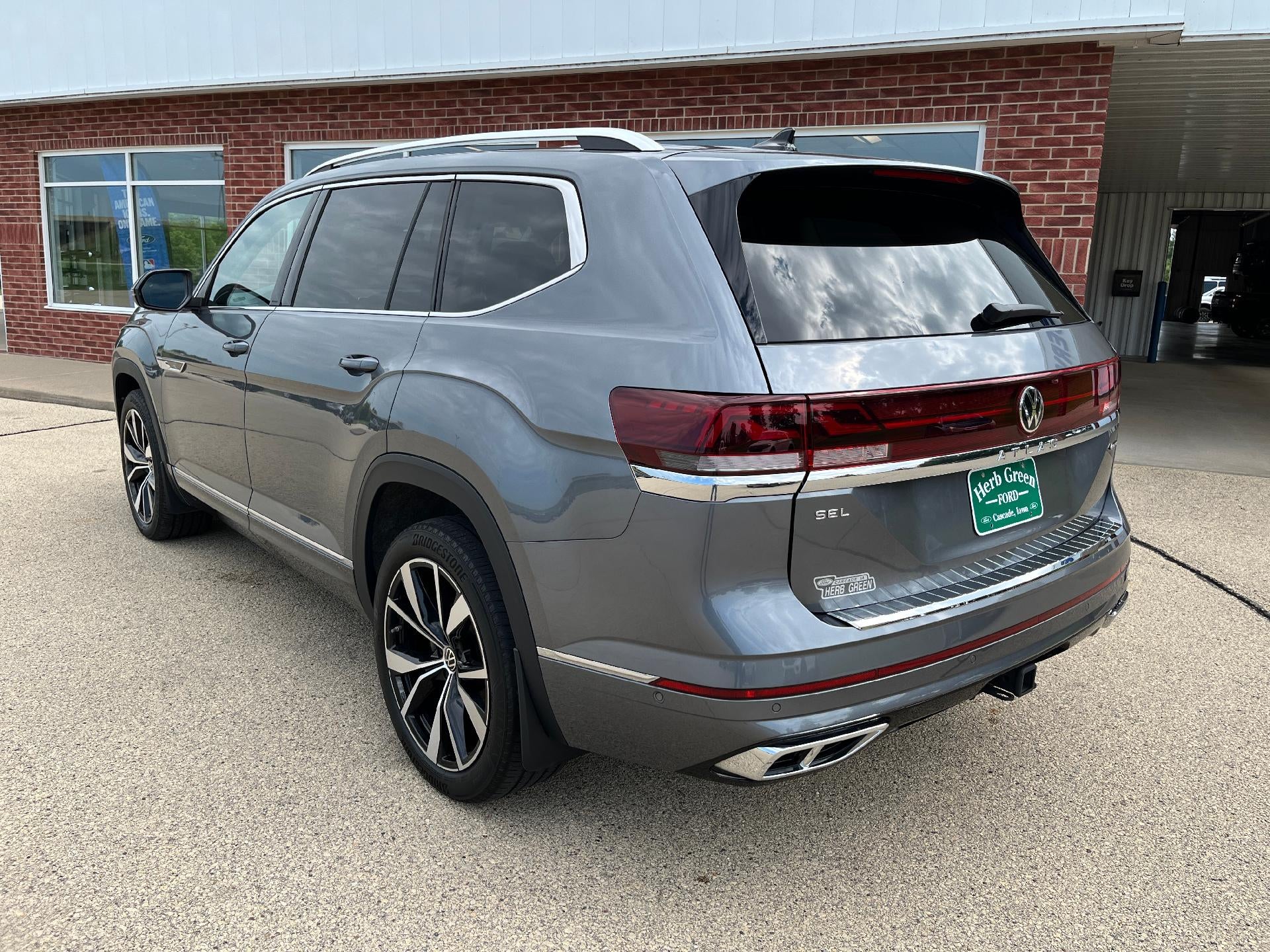 2024 Volkswagen Atlas 2.0T SEL Premium R-Line 4MOTION