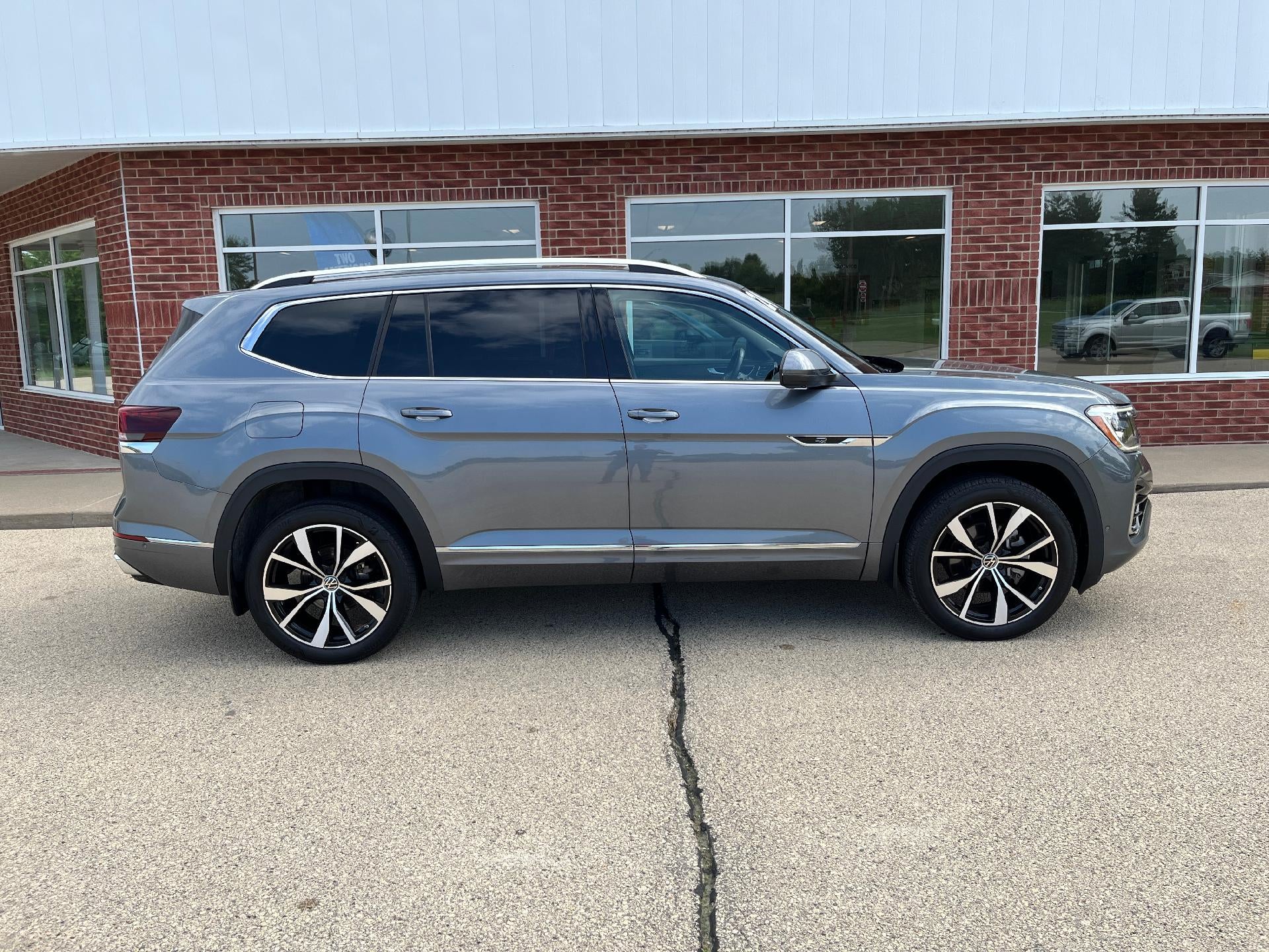 2024 Volkswagen Atlas 2.0T SEL Premium R-Line 4MOTION