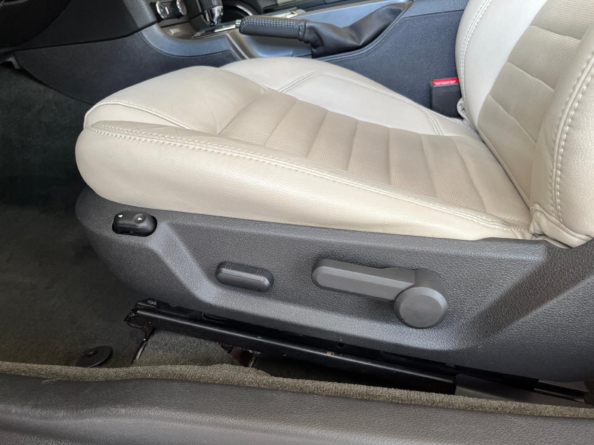 2014 Ford Mustang 2dr Conv V6 Premium