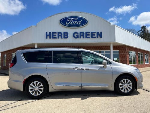 2017 Chrysler Pacifica Touring-L FWD